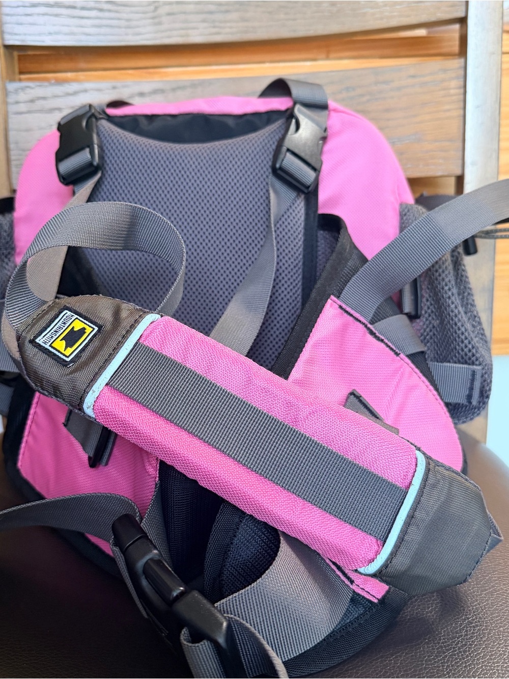 Mountainsmith Tour lumbar pack gray and pink day pack - Picture 6 of 10